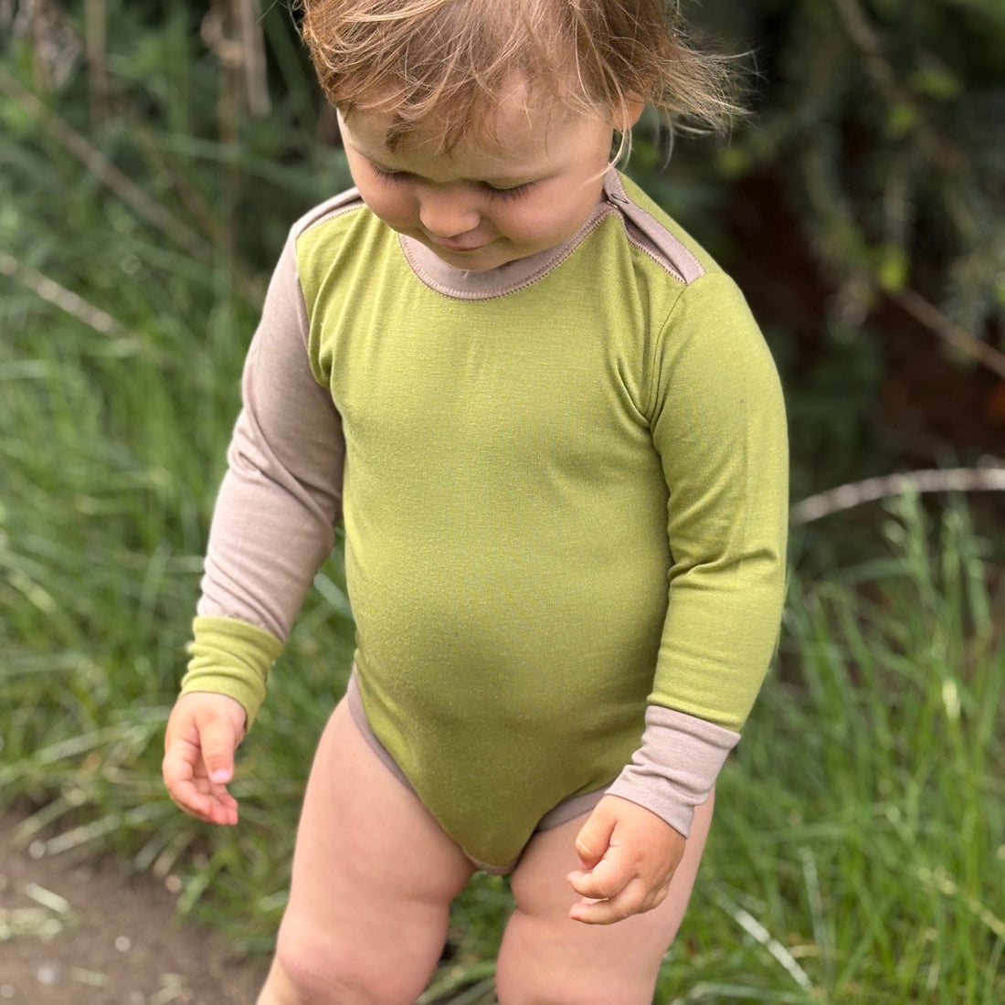 Bodysuit with fastening - pea