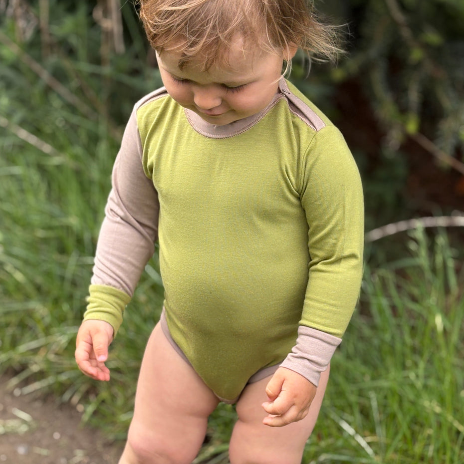 Bodysuit with fastening - pea